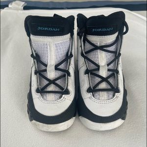 Air Jordan Retro 9 Kids Sneakers
